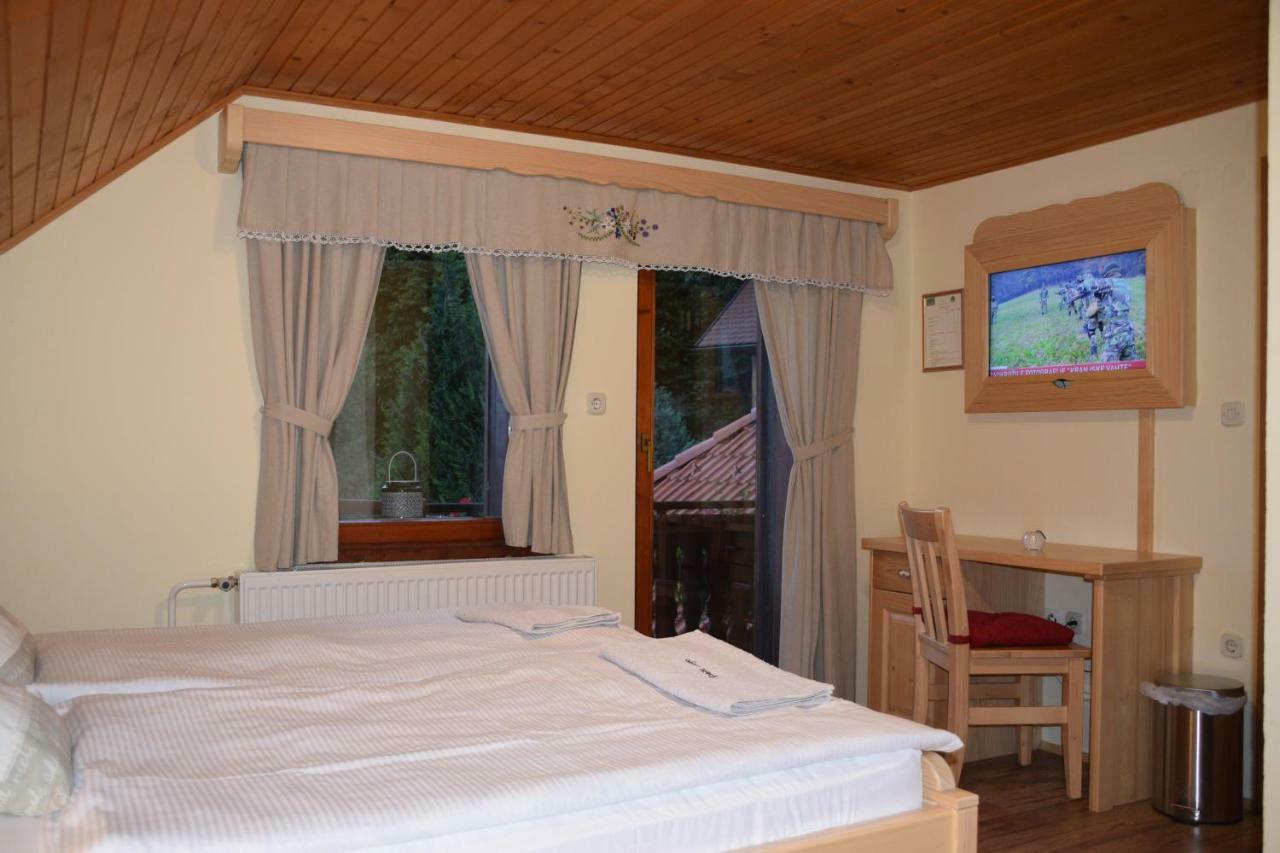 Farm Stay "Alpine Dreams" Solčava Exterior foto
